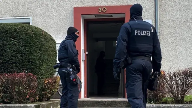 Polis baskını