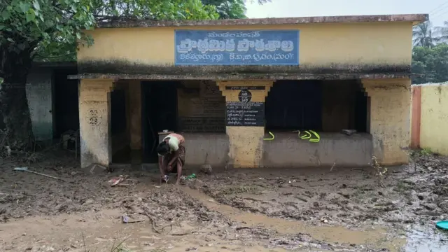 రాయల చెరువు, గండి, గ్రామాలకు వరద