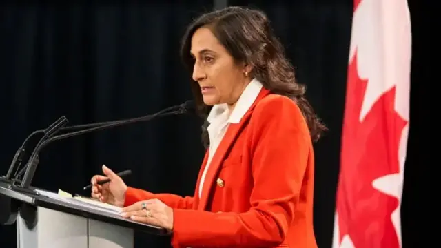 آنیتا آناند وزیر خارجه کانادا