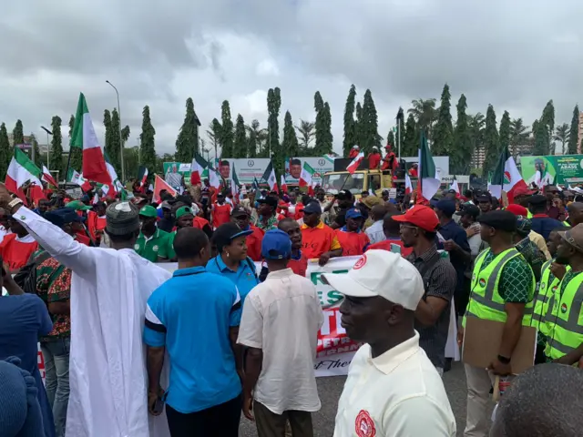 Awọn oluwọde n ṣe iwọde