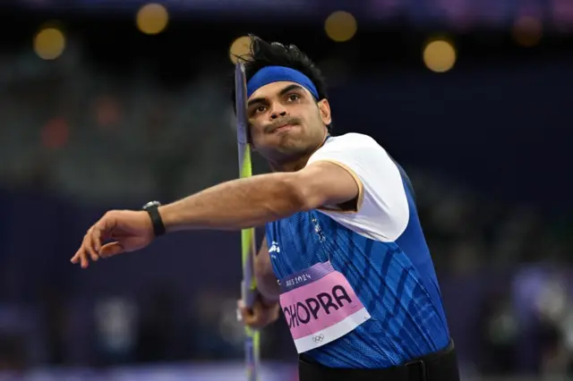 पॅरिस ऑलिंपिकदरम्यान थ्रो करताना नीरज चोप्रा 