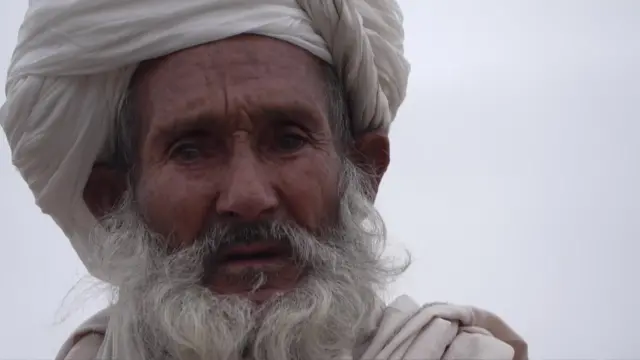 یو اتیا کلن دوست محمد کورنۍ یو له څلورو کورنیو ده چې په خپل کلي کې پاتې.