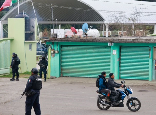 Les magasins étaient fermés et très peu de gens osaient marcher dans les rues après le 8 décembre.