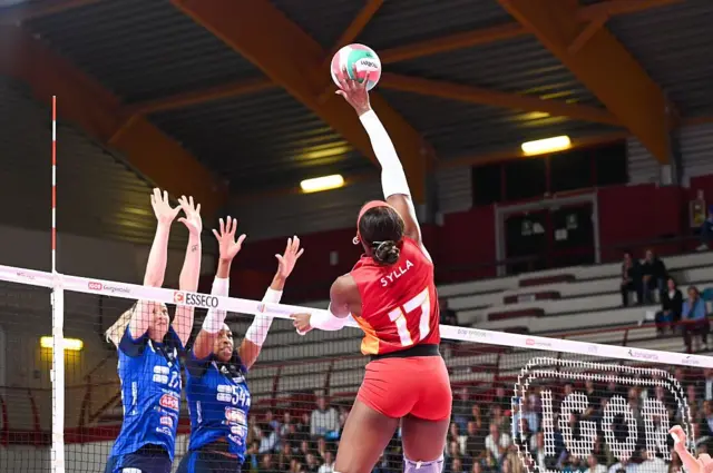 İtalyan smaçör Myriam Sylla