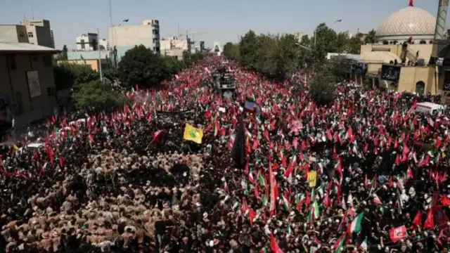 Abantu bakubise harazima muri ibi birori bitegekanijwe kumara amasaha ashika 12 i Tehran