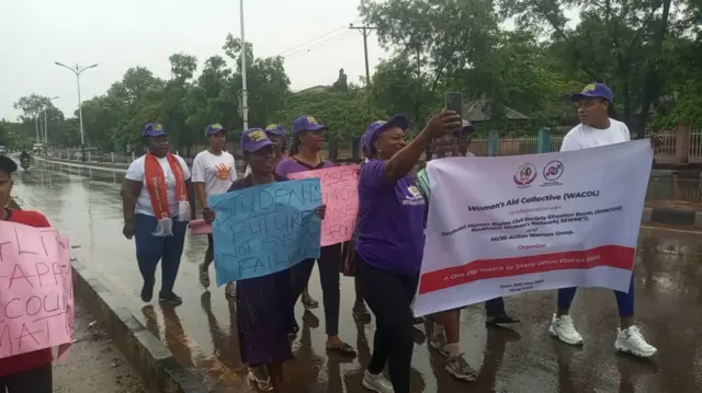 Ụmụnnwaanyị mere ngagharịiwe n'Ebonyi Steeti megide ụlọọrụ Jamb.