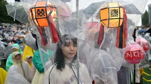 آمادگی‌ برای استقبال از تولد بودا که امسال روز ۱۵ مه در کره جنوبی برگزار می‌شود