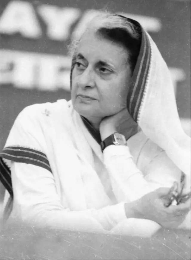 1980 ஆம் ஆண்டு இந்திரா காந்தி மீண்டும் ஆட்சிக்கு வந்தார்.