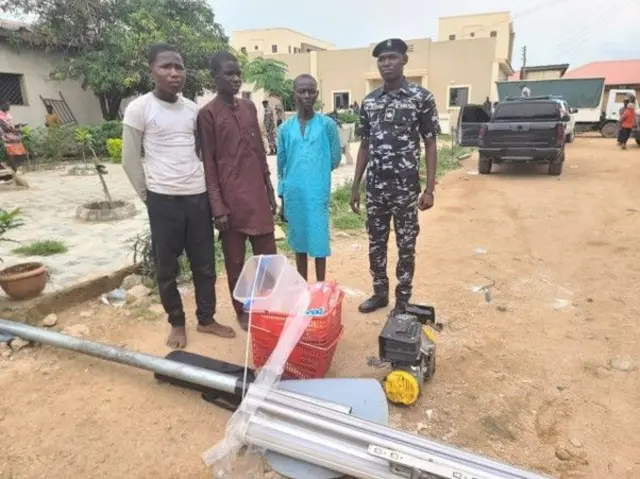 Kiyawa na ndị a na-enyo enyo zuru ngwa ọrụ