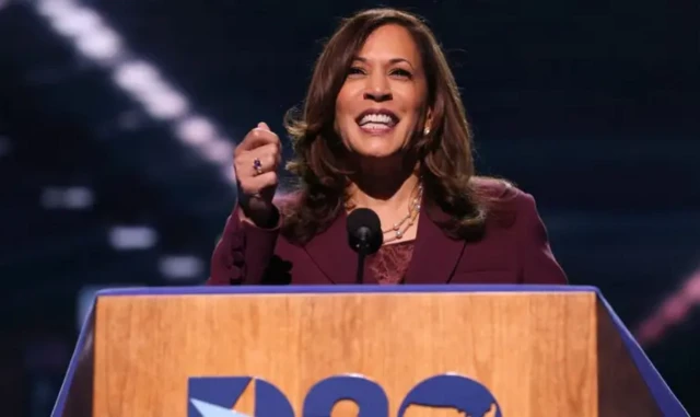 Kamala Harris s'exprime devant un auditoire