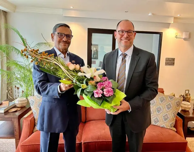 ওবায়দুল কাদের ও পিটার হাস