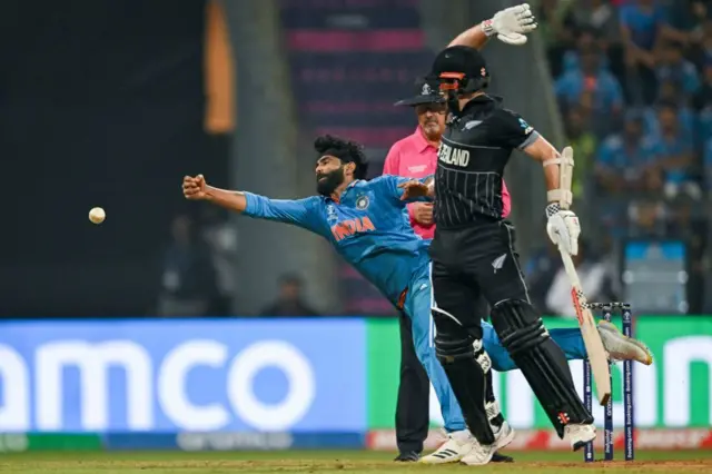 Cricket World Cup: भारताची फायनलमध्ये धडक पण सेमी फायनलमध्येच कच्चे दुवे उघड