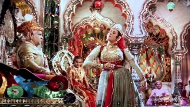 মুঘল-এ-আজম : মূল ছবিটি সাদাকালোয় হলেও পরে রঙ্গীন করা হয়েছে