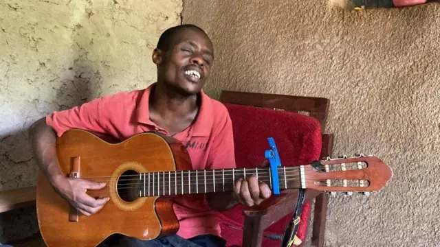 Elia Maniraguha arimo gucuranga