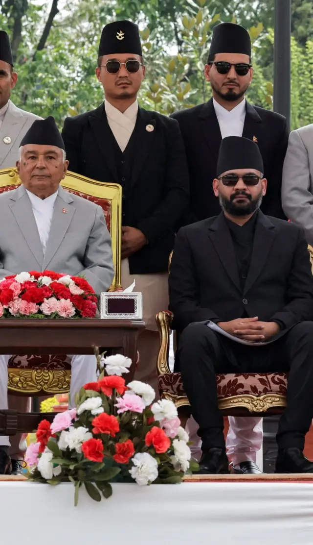 मन्त्रीहरू प्रधानमन्त्री र राष्ट्रपतिसँग