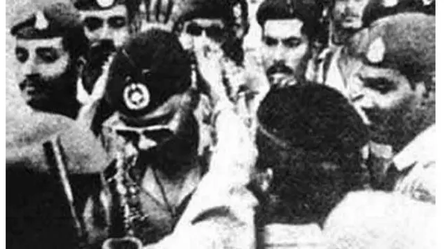 সাতই নভেম্বরের অভ্যুত্থানের পর - দৈনিক বাংলায় প্রকাশিত একটি ছবি
