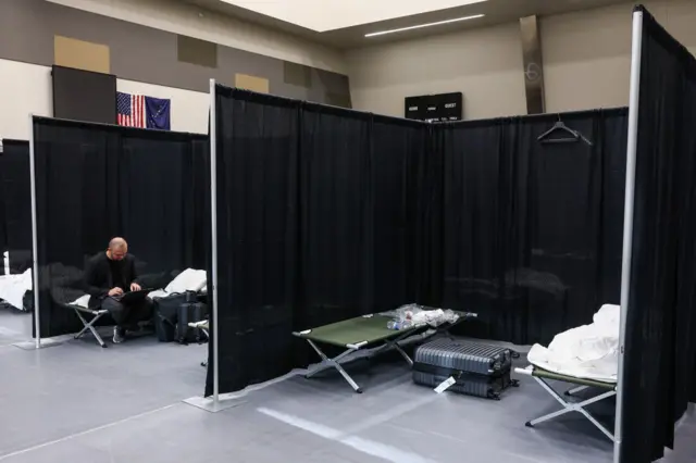 стадион с раскладушками