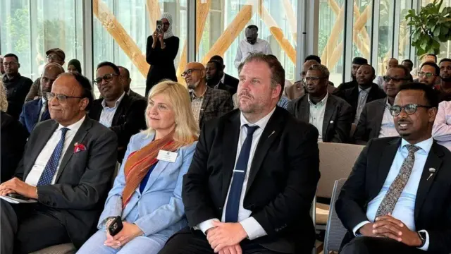 Inta badan dadka soo galootiga ah oo ay Soomaalida ka mid yihiin waxay aad ula dhacsan yihiin oo ay jecel yihiin inuu guuleysto xisbiga haatan talada haya ee Labral-ka.