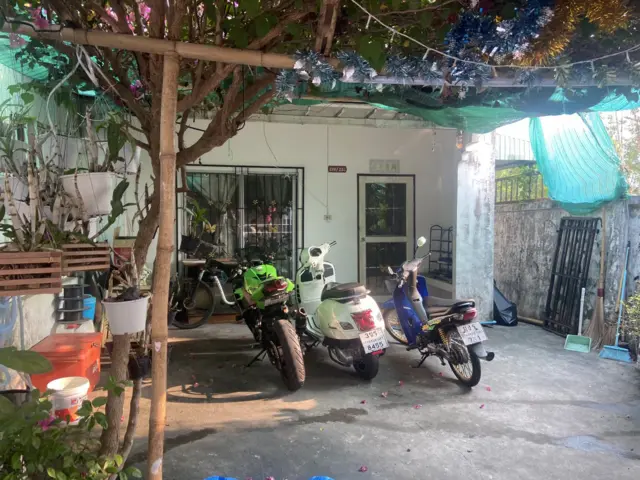 Hình ảnh nơi ông Đường Văn Thái cư ngụ tại Thái Lan vào ngày 17/4: cửa nhà vẫn đóng kín