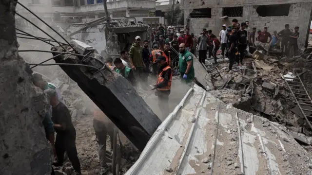 حرب غزة: 22 قتيلاً على الأقل في ضربات إسرائيلية على القطاع،والجيش الإسرائيلي يقول إنه قصف مركزاً تابعاً لحماس