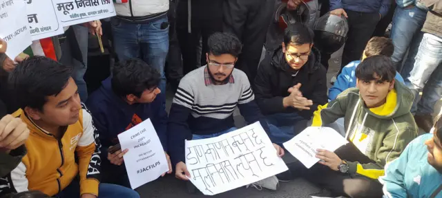 स्वतःस्फूर्त आंदोलन