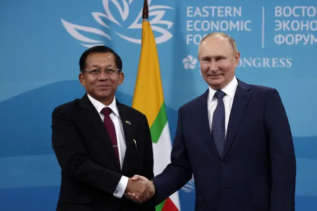 ဗိုလ်ချုပ်မှူးကြီးမင်းအောင်လှိုင်နဲ့ ပူတင်