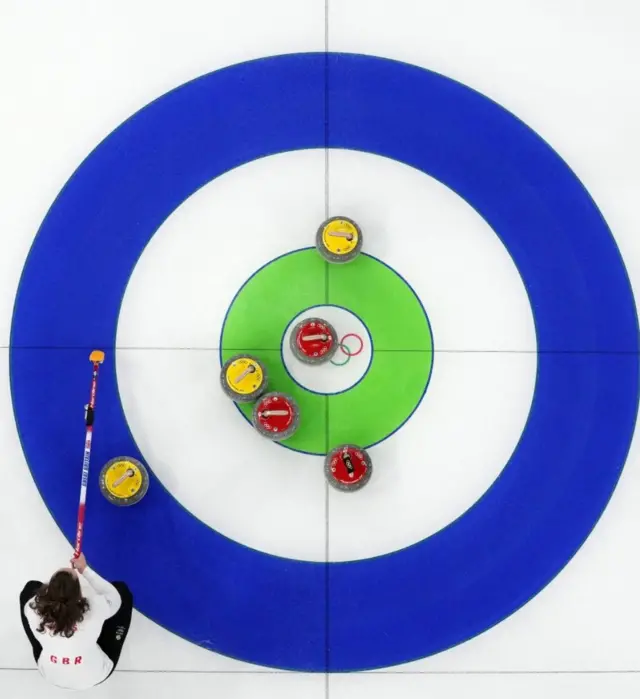 2026 밀라노·코르티나담페초 동계올림픽에서 한국과 영국의 컬링 경기가 펼쳐지고 있다