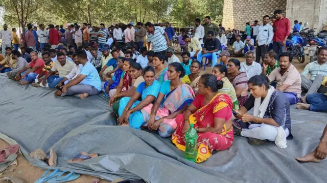 గంగవరం పోర్టులో కార్మికుల సమ్మె