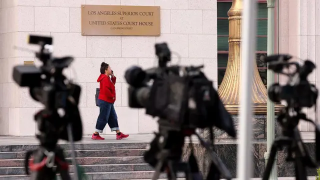 نمای از بیرون ساختمان دادگاه لس‌انجلس