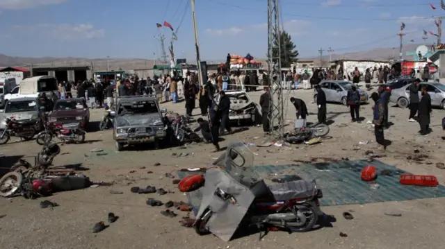  خودروها و سایر وسائل نقلیه بر اثر این انفجارها به شدت آسیب دیده‌ و در مواردی از هم متلاشی شده‌اند