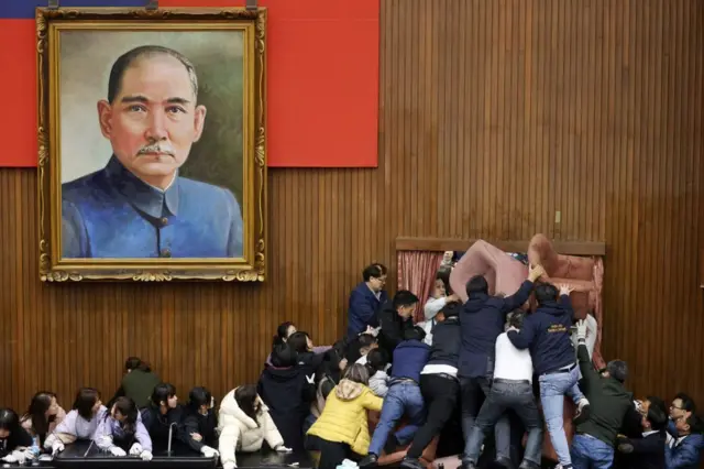 台湾立法院审查草案。