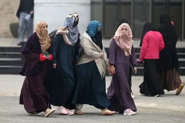 پاکستان میں نوجوان ووٹرز کی تعداد 5 کروڑ 68 لاکھ سے زائد ہے۔