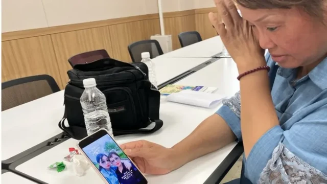 딸과의 사진을 보여주는 주 씨