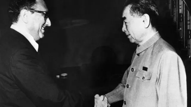 चाऊ एन लाई के साथ हेनरी किसिंजर