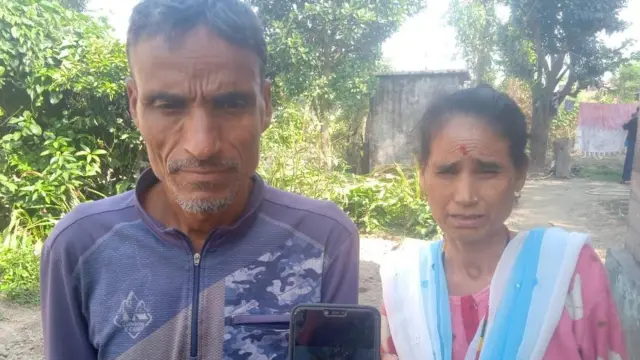 विवेक खत्रीका बुबाआमा।