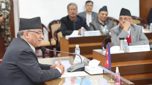 प्रचण्ड र ओली