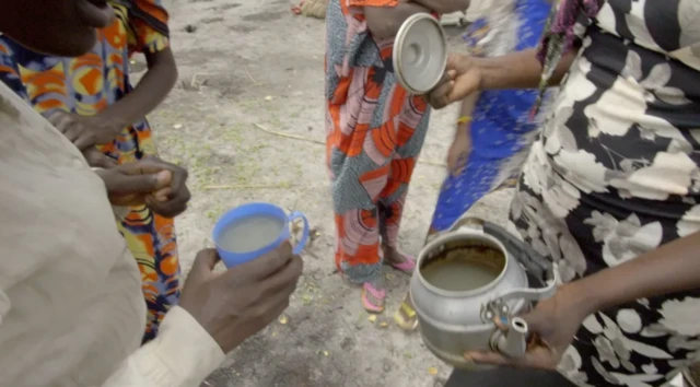 "ውሃው እንደተበላሸ እናውቃለን። ግን መሄጃ የለንም። በውሃ ጥም እየሞትን ነው”