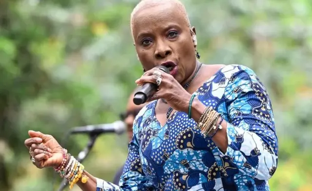 Angélique Kidjo a acquis une réputation de militante pour l'égalité des droits