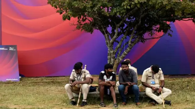 पुलिसकर्मी 