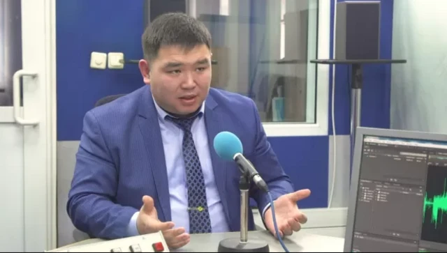  Акыйкатчы институнун аппарат жетекчиси Аскат Азарбеков 