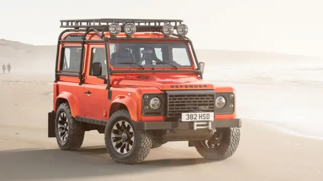 برای بازسازی از دیفندرهایی استفاده می‌شود که بین سال‌های ۲۰۱۲ تا ۲۰۱۶ ساخته شده‌اند