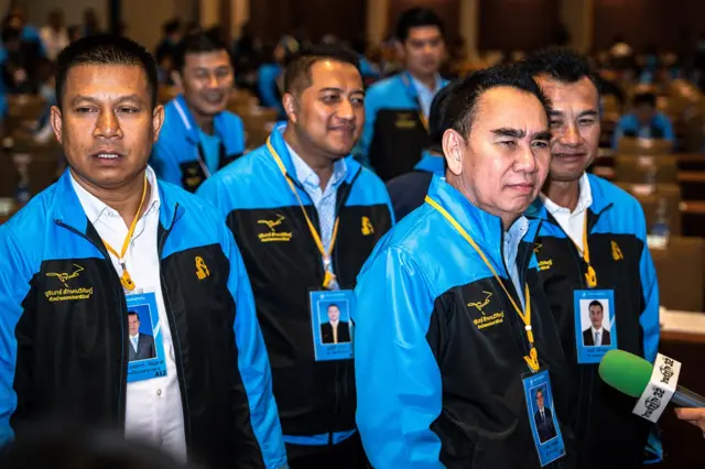 นายกชาย