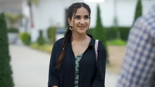 انوشے عباسی 