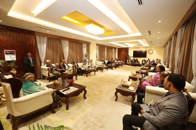 प्रधानमन्त्रीसँग सर्वदलीय बैठक