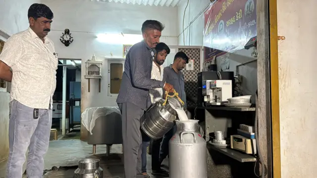 કચ્છ, ઊંટ, ઊંટનું દૂધ, દૂધના ભાવ, માલધારી, કચ્છ ગુજરાત, બીબીસી ગુજરાતી, દૂધની બનાવટ, દૂધ પ્રોડક્ટ