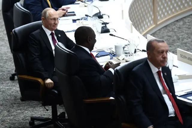 પુતિનની સુરક્ષાવ્યસ્થા, પૂપ સ્યૂટકેસ, ઓરુસ સૅનટ, કમાન્ડો, પુતિનની ભારતયાત્રા, મોદી સાથે મુલાકાત, પુતિનની કાર, બીબીસી ગુજરાતી ઇન્ટરનેશનલ ન્યૂઝ આંતરરાષ્ટ્રીય સમાચાર