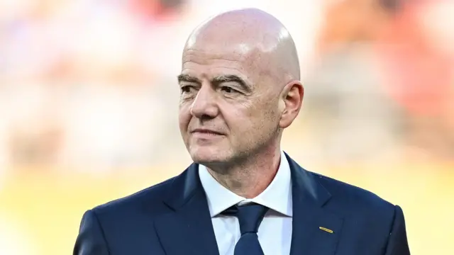 El presidente de la FIFA, Gianni Infantino, observa tras la final de la Copa Mundial de 2026.