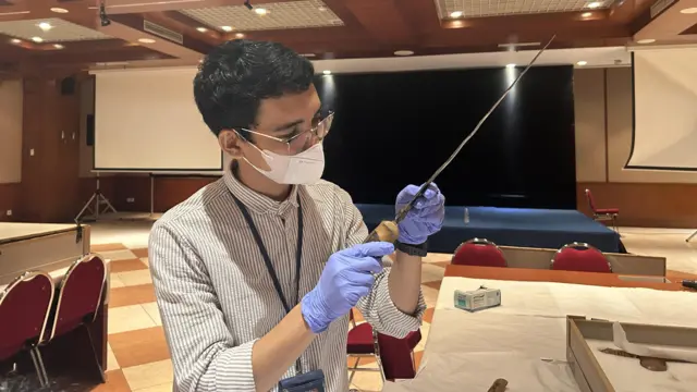 Pemeriksaan barang yang dipulangkan Belanda.