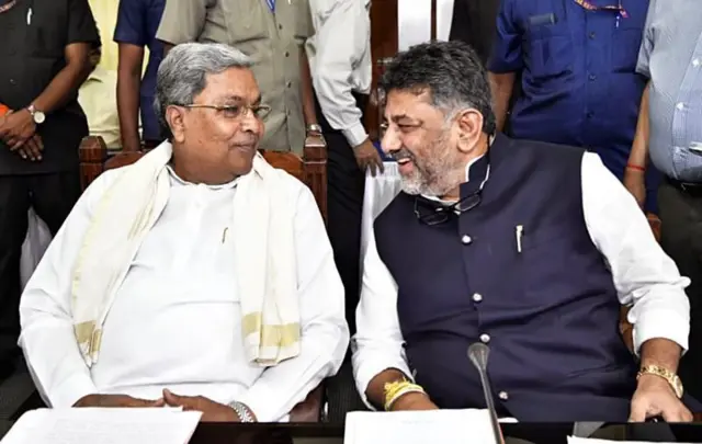 કર્ણાટકના મુખ્ય મંત્રી સિદ્ધારમૈયા અને ઉપમુખ્ય મંત્રી શિવકુમાર