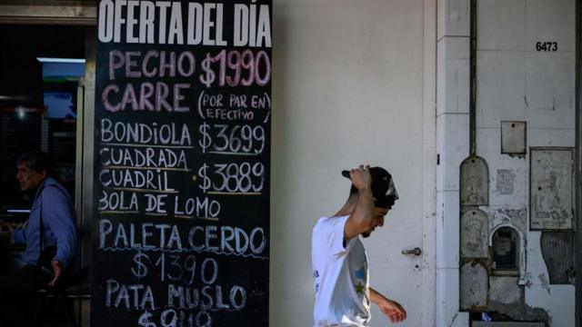 Una tabla de precios de la carne en Buenos Aires